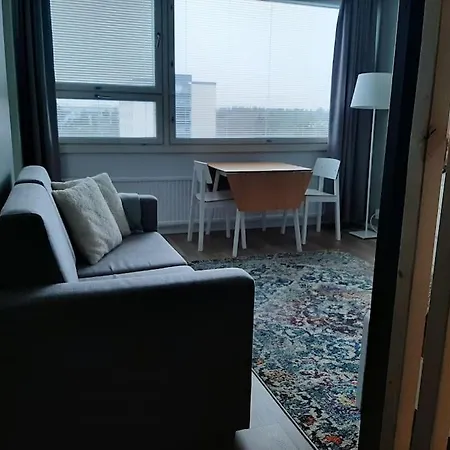 Top Floor Studio, Free Parking